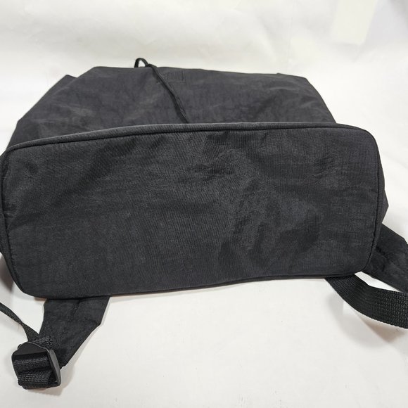 Walt Disney World Drawstring Backpack Black with Multicolor Embroidered Logo - Picture 6 of 7